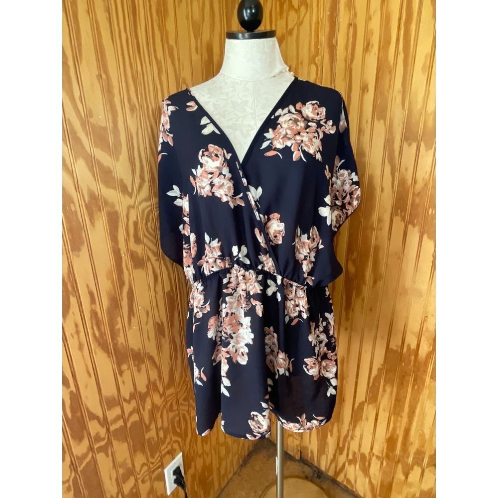3X Torrid Navy Floral Tunic Top
